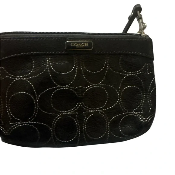 Coach Signature Poppy C  Black Wristlet….EUC - Picture 2 of 7
